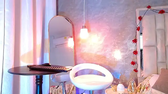 Bella-Sanders online show from 28, 3, 2026