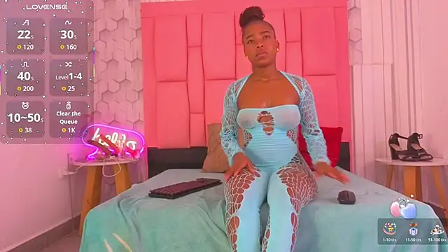 ashlleyray online show from 13, 4, 2026