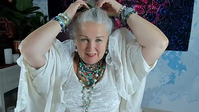 Snapshot of LilaMaharani chatting on 8, 7, 2026 LilaMaharani online show from 8, 7, 2026