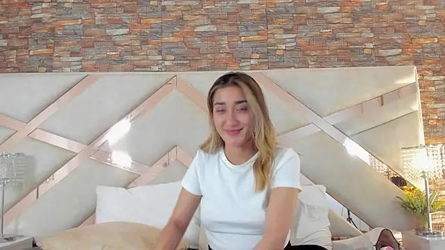 Snapshot of lucy_davies chatting on 31, 5, 2026 lucy davies online show from 31, 5, 2026