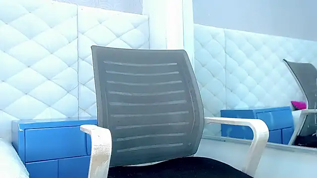 catriona queen16 online show from 4, 4, 2026