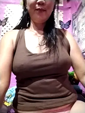 Snapshot of sweet_lyn2025 chatting on 20, 4, 2026 sweet lyn2025 online show from 20, 4, 2026