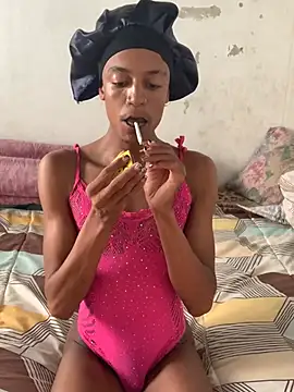 Kinky-Nicky04 online show from 13, 4, 2026