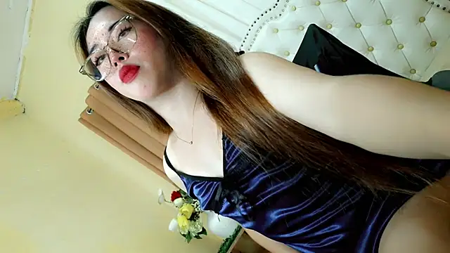 Seductive sophie online show from 23, 4, 2026