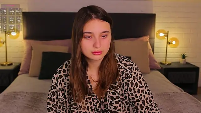 Nicole De Lux online show from 10, 4, 2026