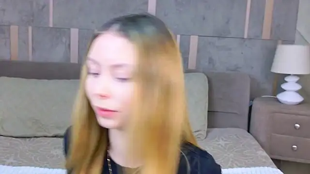 Snapshot of Tessa_Cross chatting on 4, 3, 2026 Tessa Cross online show from 4, 3, 2026