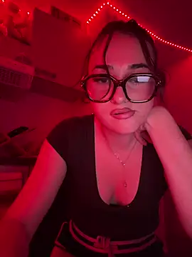 Claraaaaa06 online show from 5, 4, 2026