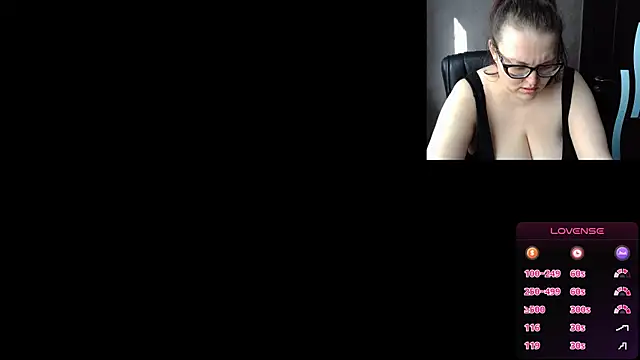 Snapshot of linafolie chatting on 28, 4, 2026 linafolie online show from 28, 4, 2026