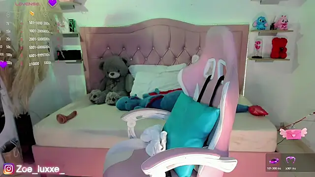 Zoe Luxxe  online show from 14, 7, 2026