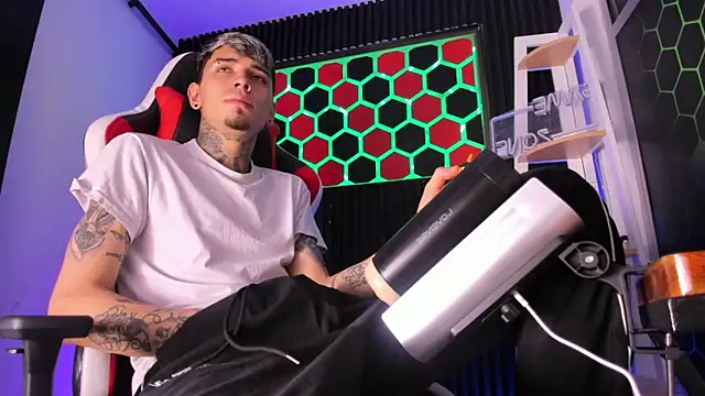 Max Hader  online show from 7, 4, 2026