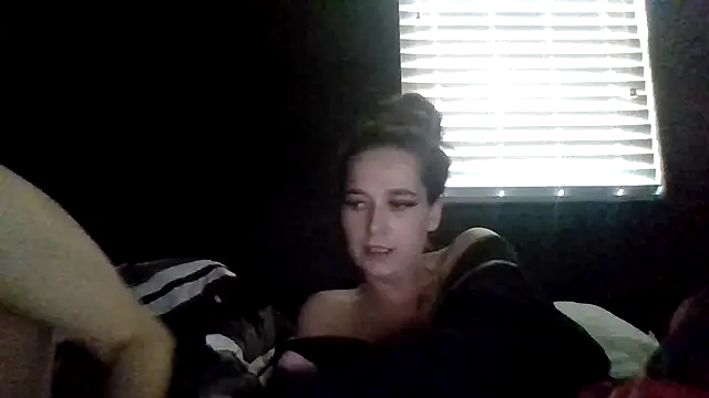 Snapshot of TallHungandCloudy69 chatting on 18, 5, 2026 TallHungandCloudy69 online show from 18, 5, 2026