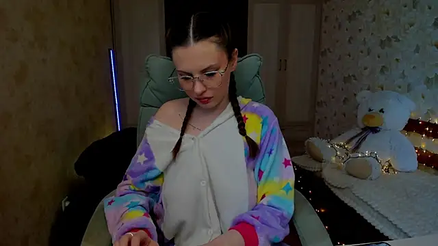 LoraTempt online show from 16, 4, 2026