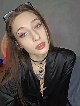 Emma Willson online show from 11, 4, 2026