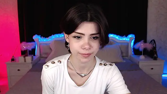 llittle-peachh online show from 9, 3, 2026