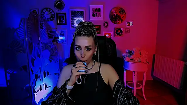 MonicaRiley online show from 20, 4, 2026