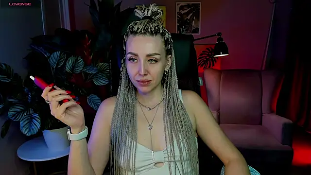 MonicaRiley online show from 17, 6, 2026