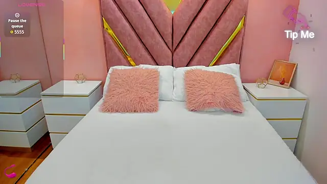 chloe larson online show from 17, 4, 2026