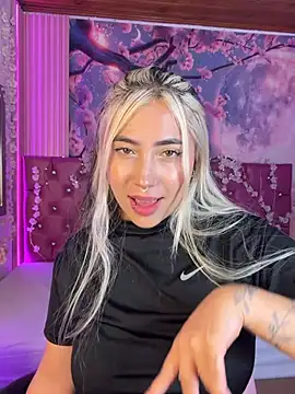 ManuelaVeeleez online show from 2, 7, 2026