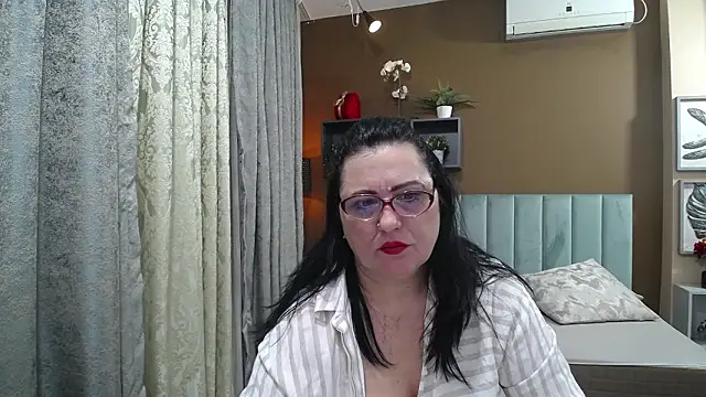 ValerieSmiths online show from 12, 3, 2026