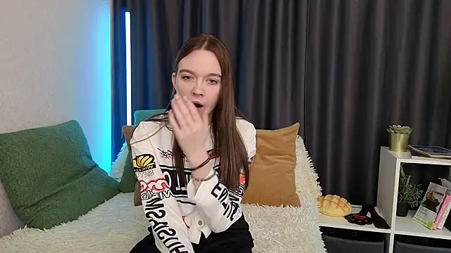 SunyLily online show from 11, 3, 2026