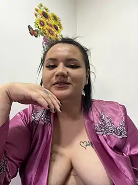 julietalovee online show from 15, 3, 2026