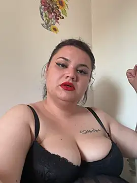 julietalovee online show from 4, 5, 2026