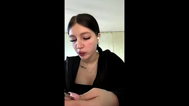 Snapshot of MariellaPaolello chatting on 14, 4, 2026 MariellaPaolello online show from 14, 4, 2026