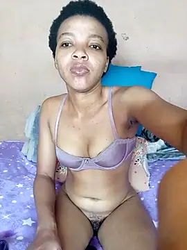Snapshot of LOLOAVEE chatting on 7, 5, 2026 LOLOAVEE online show from 7, 5, 2026