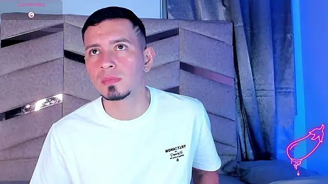 Snapshot of AxelNoiir_ chatting on 4, 3, 2026 AxelNoiir online show from 4, 3, 2026