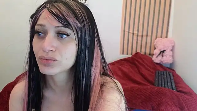 Caroline hernandes online show from 8, 4, 2026