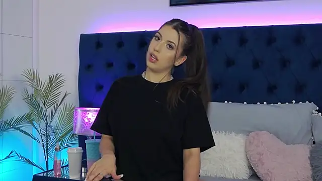 VenusSinclairr online show from 17, 4, 2026