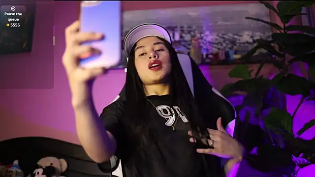 Danaa Rousee  online show from 14, 3, 2026