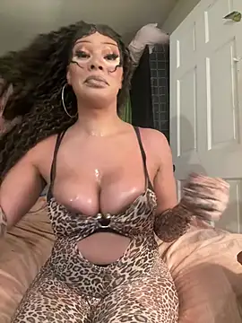 Snapshot of Riasvenenoo chatting on 5, 5, 2026 Riasvenenoo online show from 5, 5, 2026