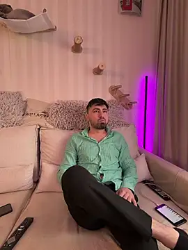 Snapshot of mihaimay2 chatting on 7, 4, 2026 mihaimay2 online show from 7, 4, 2026