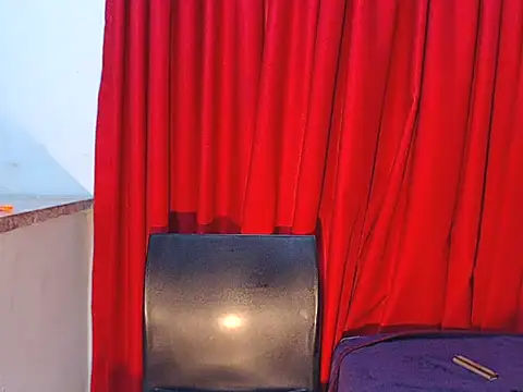 DarkDivva18 online show from 18, 4, 2026