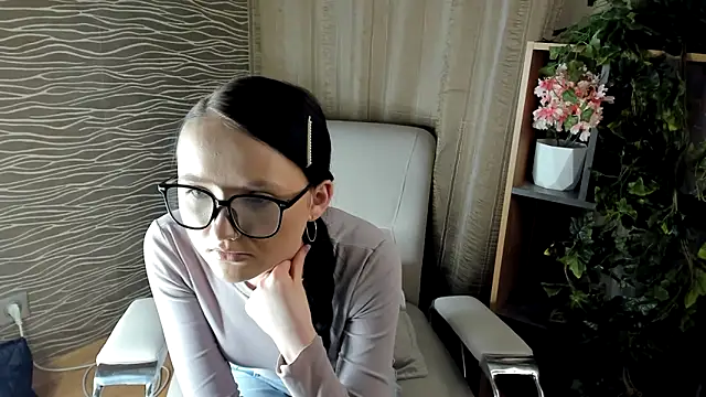 TonetteBeska online show from 6, 3, 2026