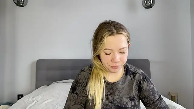 alyrasun online show from 6, 4, 2026