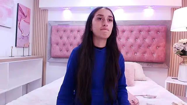 Snapshot of Shy_Cherry_ chatting on 7, 4, 2026 Shy Cherry online show from 7, 4, 2026