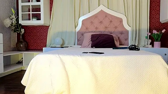 Sienna Dark online show from 20, 4, 2026