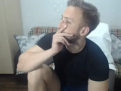 Snapshot of BlondEagleMuscle chatting on 15, 6, 2026 BlondEagleMuscle online show from 15, 6, 2026