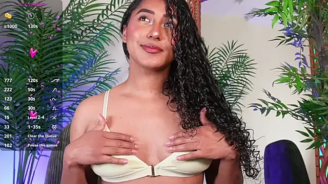 SoyJuliana 19 online show from 3, 6, 2026