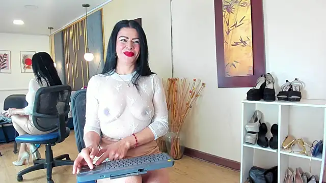Snapshot of SofiiMontes chatting on 6, 6, 2026 SofiiMontes online show from 6, 6, 2026