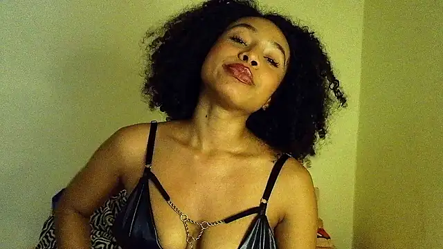 Larita curly online show from 28, 3, 2026