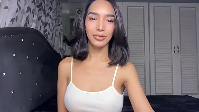 Snapshot of AnayaLauren_ chatting on 8, 7, 2026 AnayaLauren online show from 8, 7, 2026