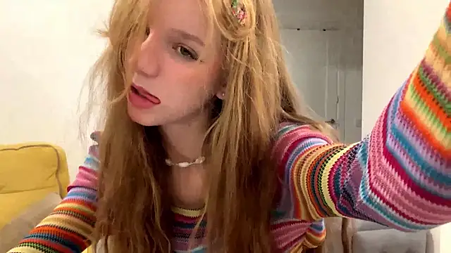 Snapshot of Kissme_Kira chatting on 8, 5, 2026 Kissme Kira online show from 8, 5, 2026