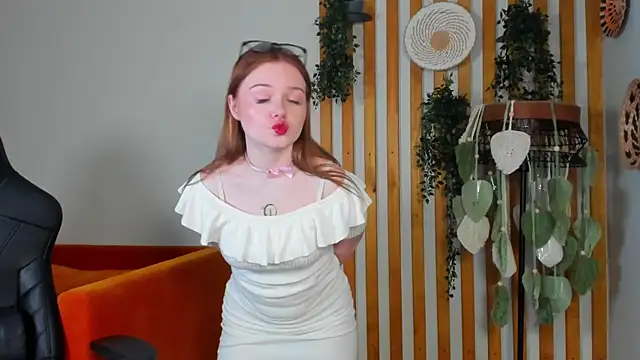 ElinaVale online show from 16, 6, 2026