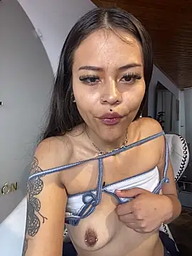 Cloe pink1 online show from 24, 3, 2026