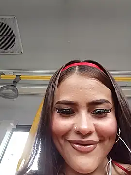 Cloe pink1 online show from 31, 5, 2026