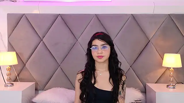 OliviaDiaz online show from 27, 3, 2026