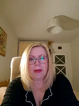 Snapshot of JanieLight53 chatting on 26, 3, 2026 JanieLight53 online show from 26, 3, 2026